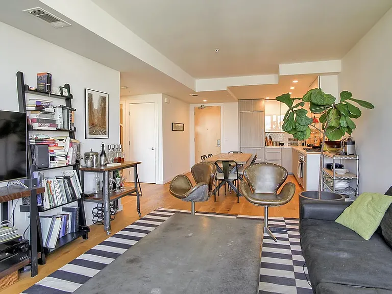 300 Ivy St #511 — Photo 6