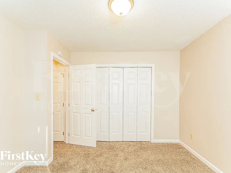 1311 Logan St — Photo 11