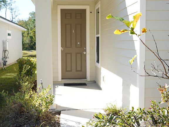 4th image of 855 Sycamore Way