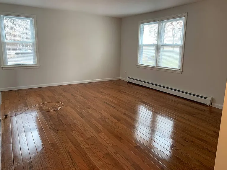 39 Hawthorne Dr #1 — Photo 7