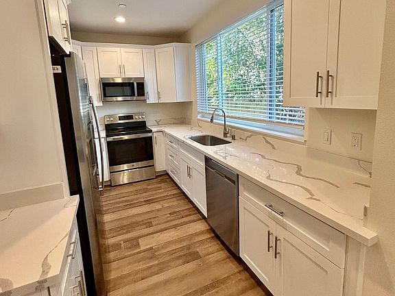 5th image of 3543-3559 Wildwood Ln #3557