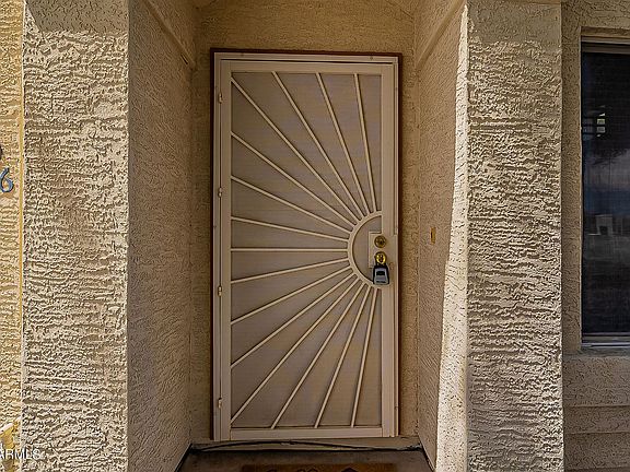 3rd image of 1006 W La Donna Dr
