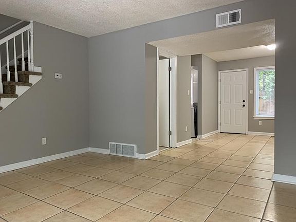 3rd image of 645 Spottswood Manor Dr