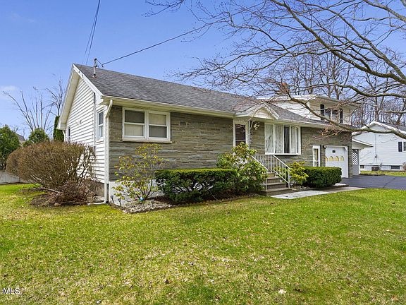 3rd image of 149 Putnam Road