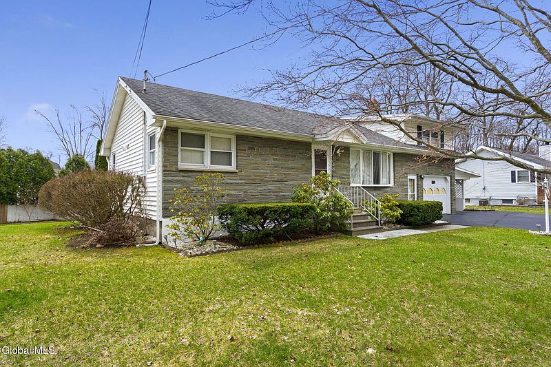 3rd image of 149 Putnam Road
