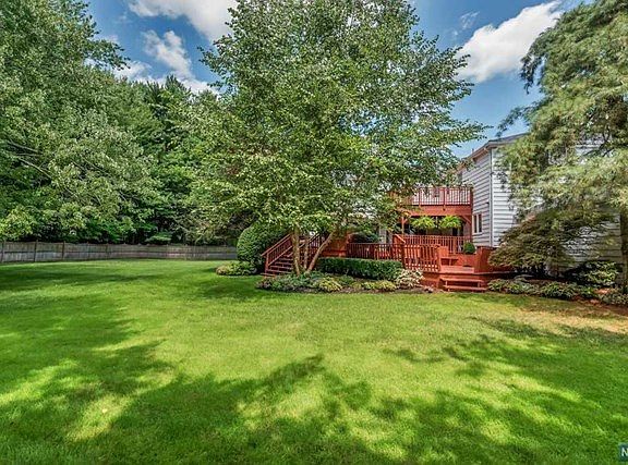 5th image of 645 Blauvelt Dr