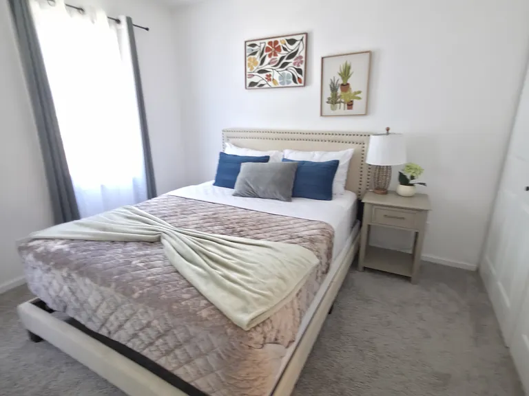 Bentley Dr — Photo 13