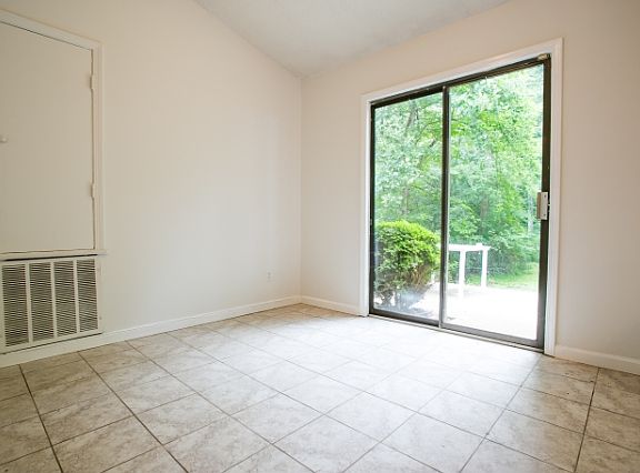 5th image of 138 Riverchase Dr