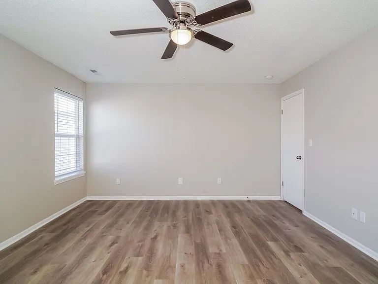 8336 Country Creek Dr — Photo 11