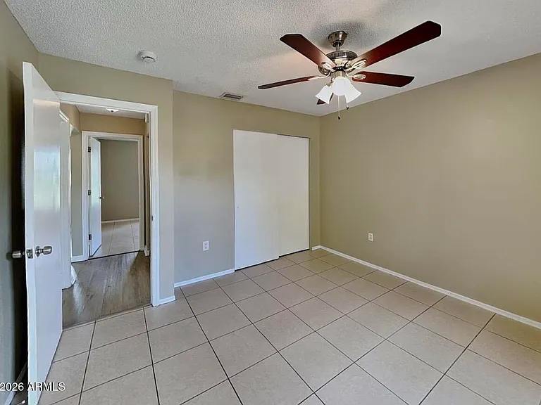 8907 W Roma Ave — Photo 10