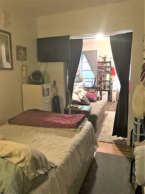 Rented by United Realty Equities | media 20