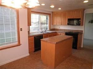 3rd image of 3736 N Country Dr