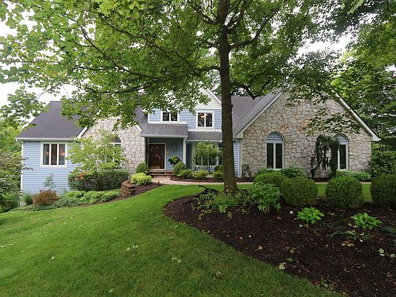 2nd image of 8907 Symmes Trace Ct