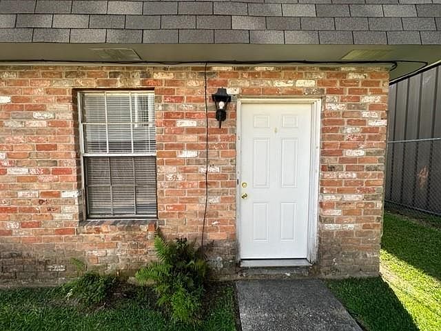 1st image of 908 Aspen Ct APT D