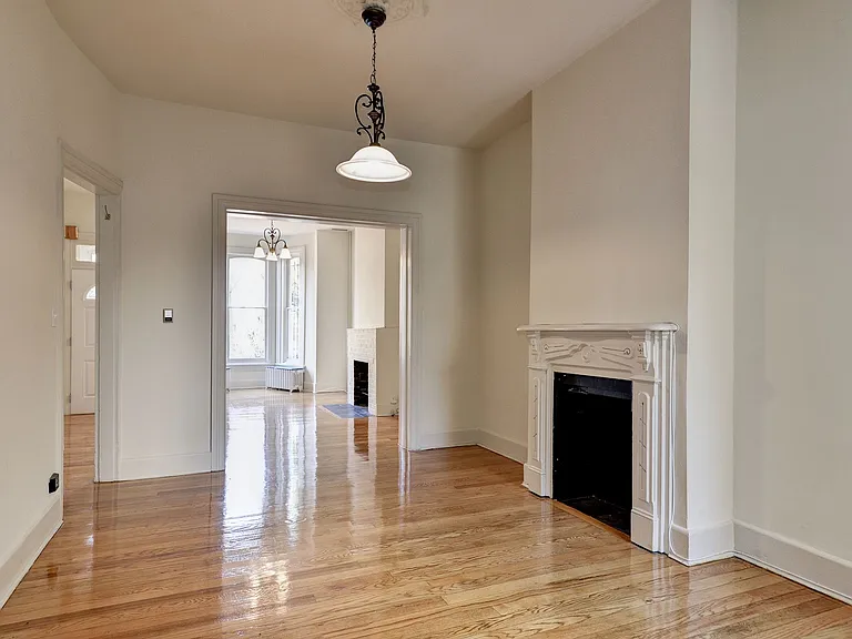 312 10th St SE — Photo 3
