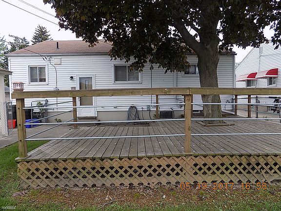 3rd image of 22501 Kramer St
