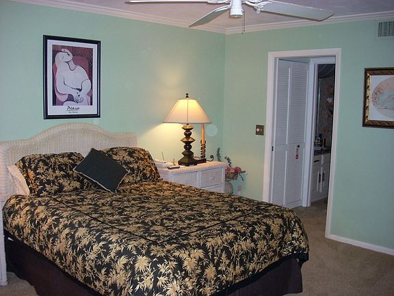 4th image of 465 Broad Ave S APT 1D