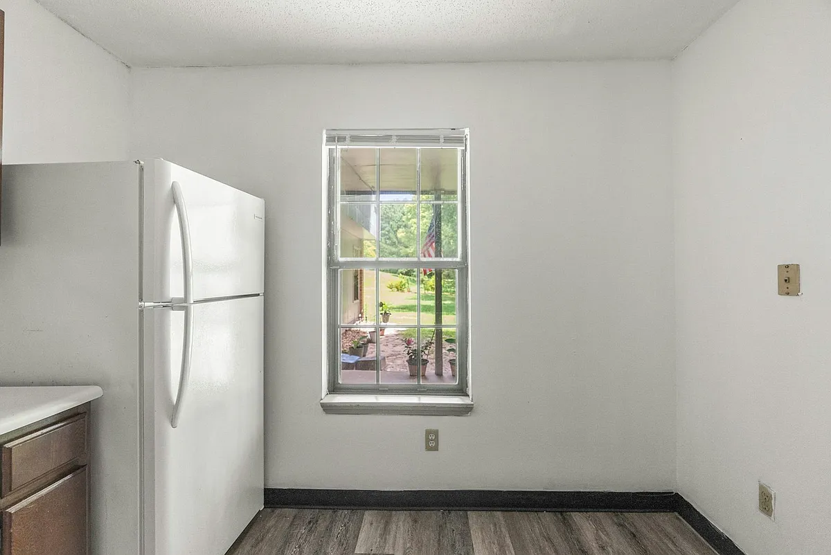 Building Photo - 405 River Rd #A3