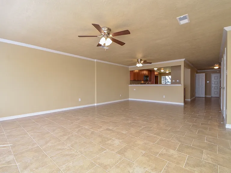 15337 Falmouth Ave — Photo 12
