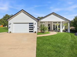 109 Bowie Dr, Lake Kiowa, TX 76240