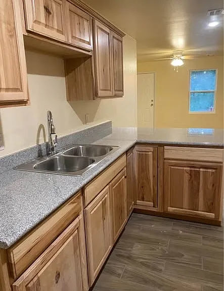 5916 Wilson St — Photo 10