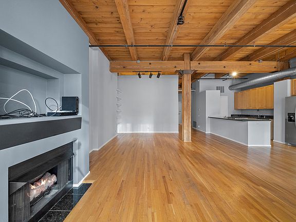 5th image of 728 W Jackson Blvd APT 722