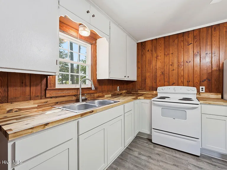 114 Pineview St — Photo 10