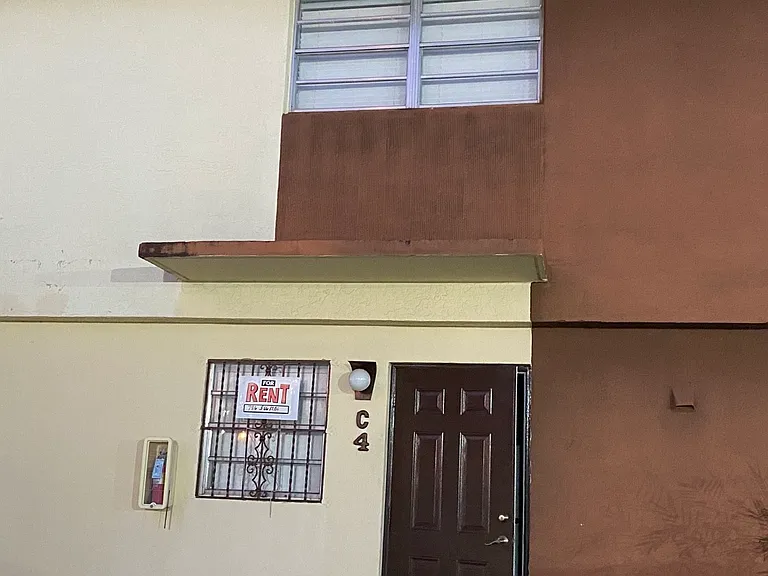 11 SW 109th Ave #C4 — Photo 1