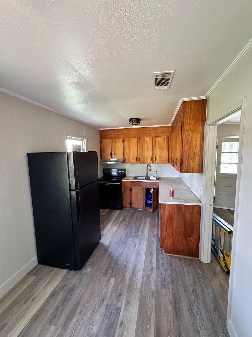 306 McClain Street — Photo 4