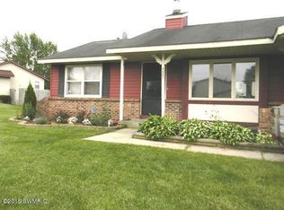 5967 Appleview Dr SE, Kentwood, MI 49508