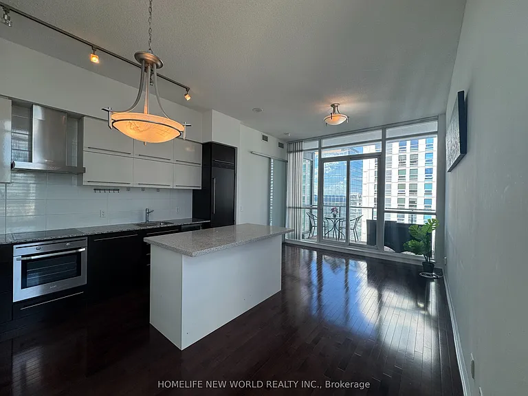 770 Bay St #Penthouse 206 — Photo 8