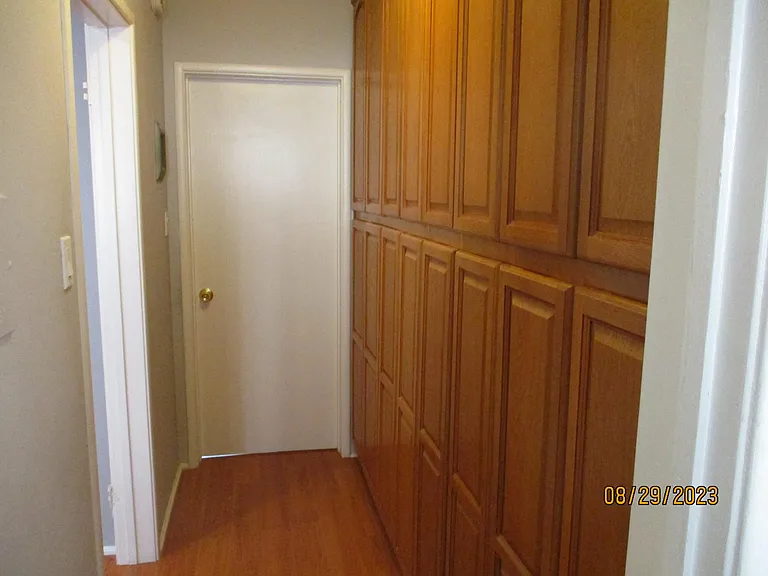 2038 E Chevy Chase Dr #B — Photo 4