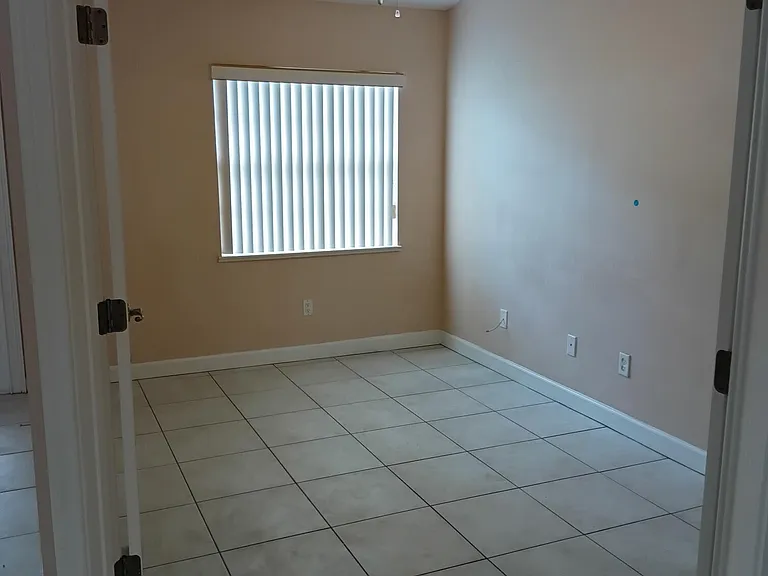 726 SW Byron St — Photo 9