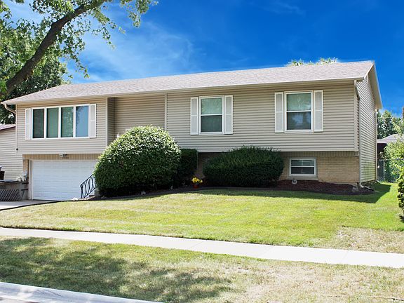 2nd image of 7990 Northway Dr