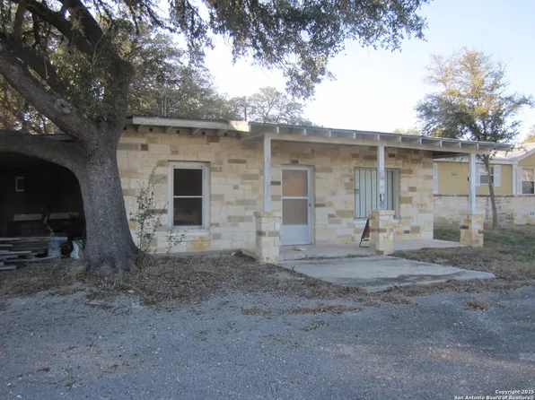 9303 S Hwy 173, Bandera, TX 78003