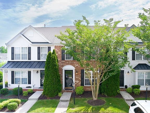 4th image of 907 Dominion Townes Ct