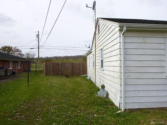 2nd image of 1009 Old Main St