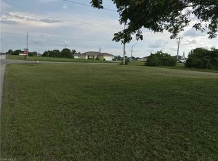711 Kismet Pkwy E, Cape Coral, FL 33909