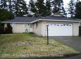 1871 Lincoln St, North Bend, OR 97459