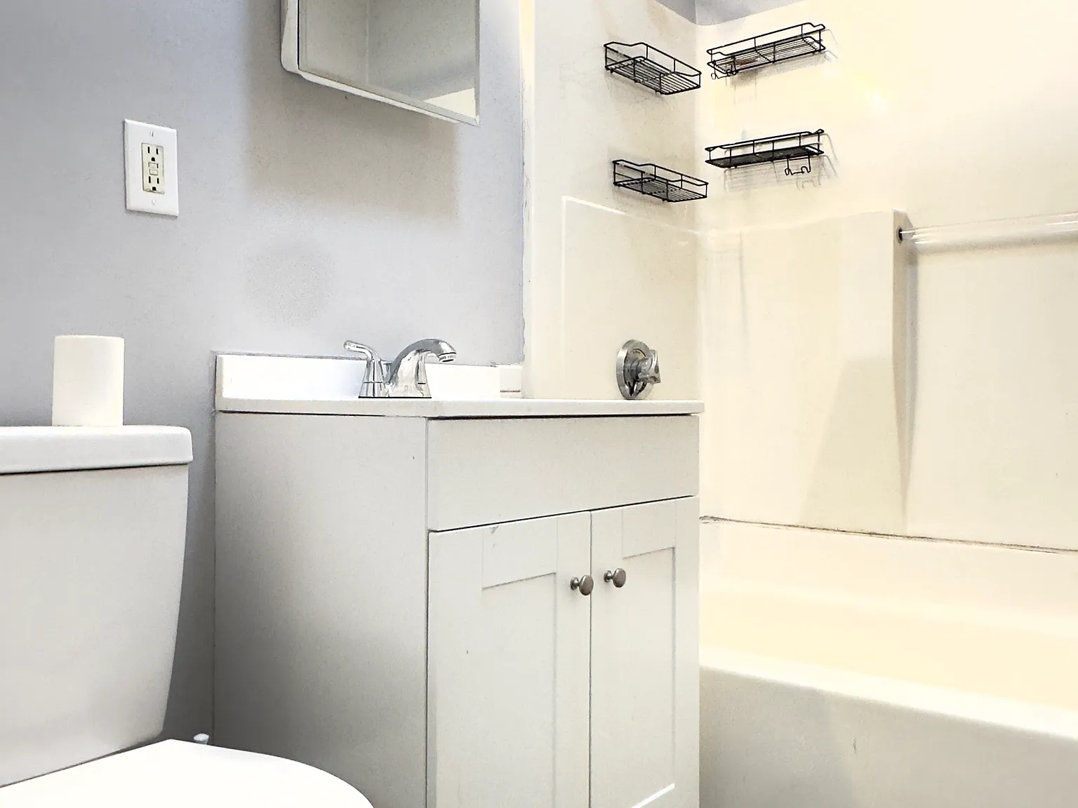 3 bed, 1200 sqft, $1,950 — Photo 3