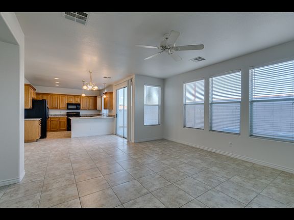 5th image of 2824 Glistening Grove Ave