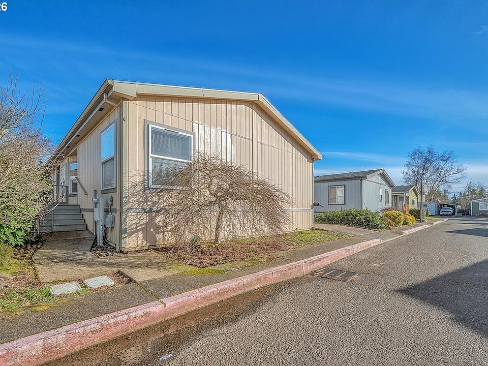 1st image of 1949 SE Palmquist Rd Unit 121