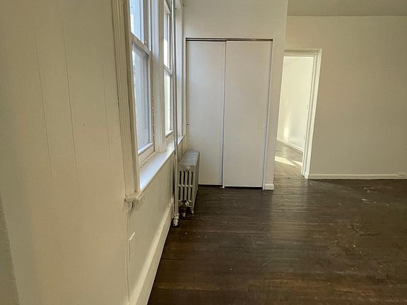 4th image of 558 Van Cortlandt Park Ave #1
