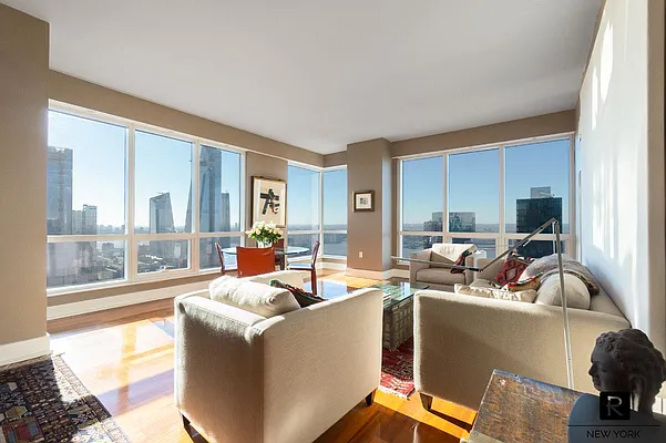 Rented by R New York | media 19