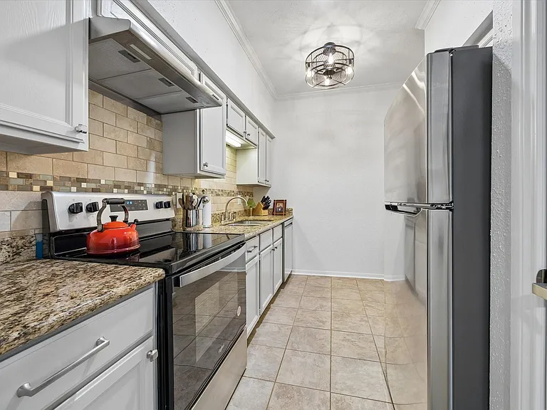 1201 Bering Dr #31 — Photo 6