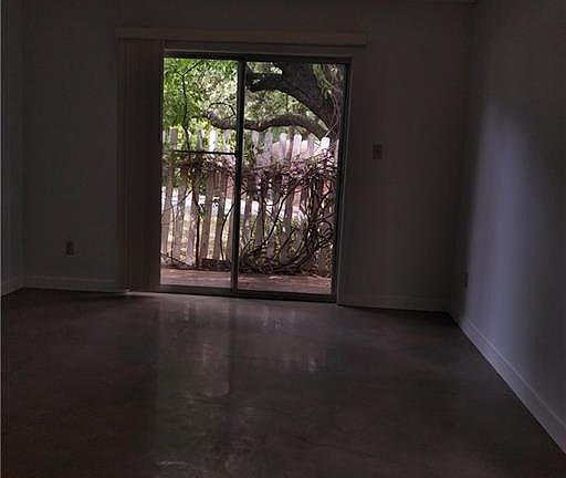 5th image of 3403 S Oak Dr #A