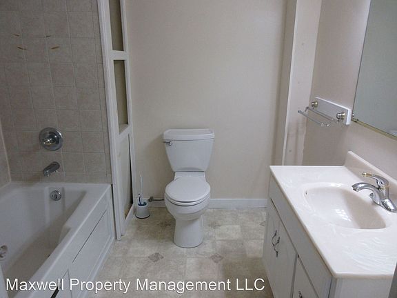 5th image of 715 Hudson Ave #C