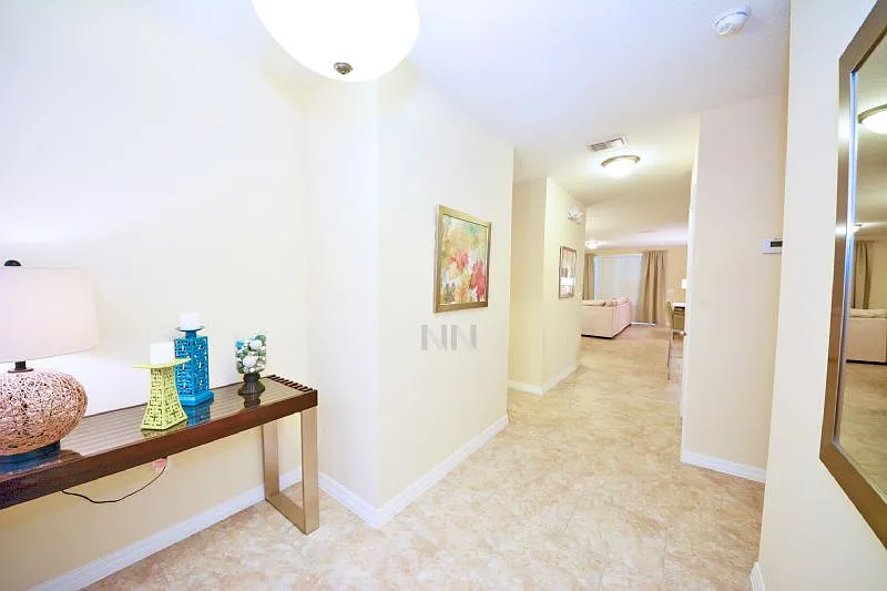 5 bed, 2110 sqft, $3,150 — Photo 3