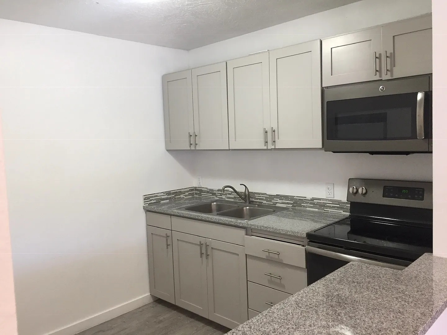 Campus Townhomes — Photo 2