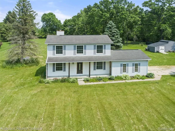 10040 Old Farm Trl, Davisburg, MI 48350